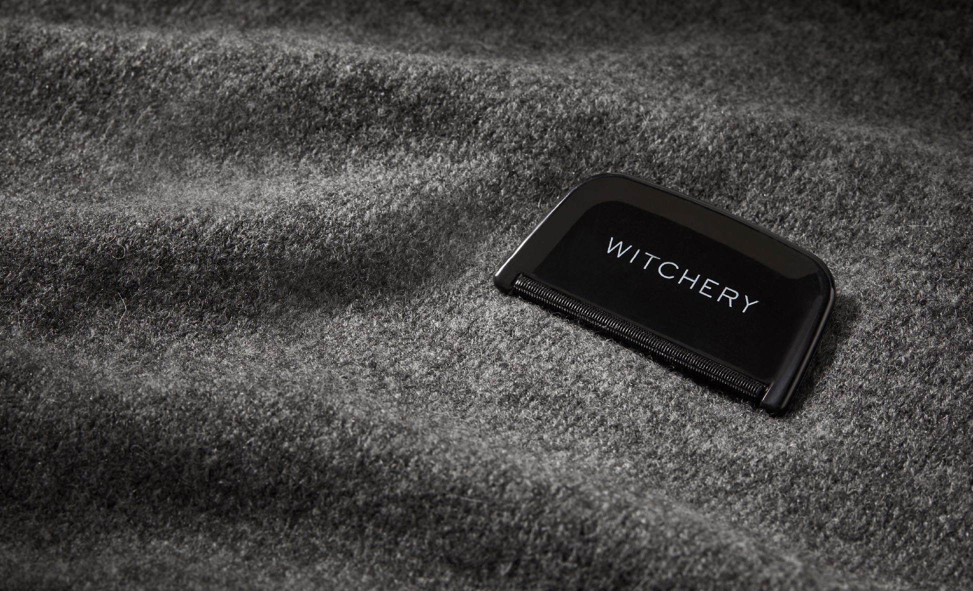 Witchery de-pilling comb