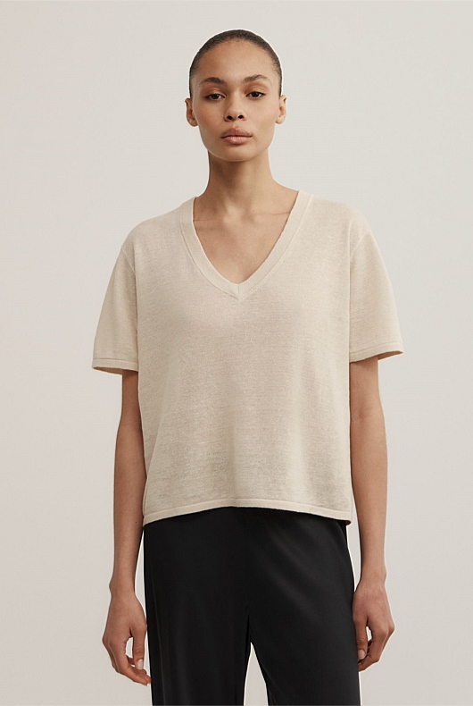Linen V-Neck Knit T-Shirt