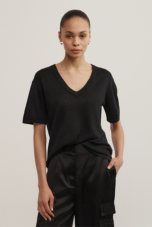 Linen V-Neck Knit T-Shirt