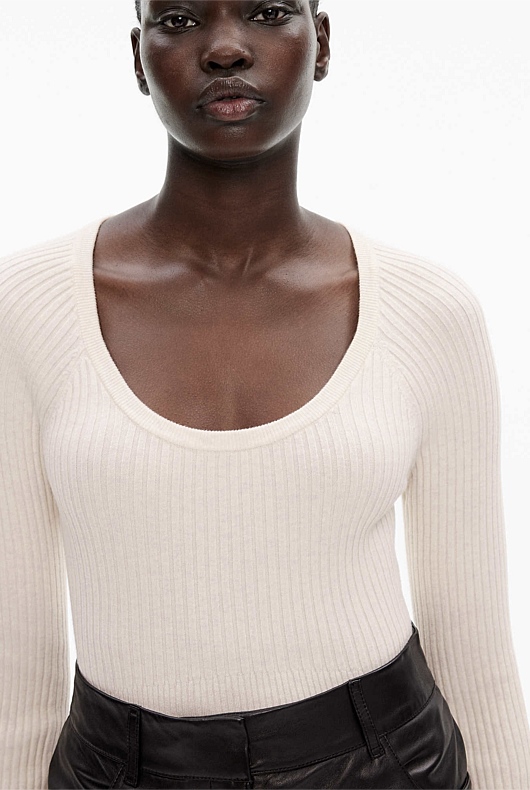 M-ICHIKO Woman: Scoop-neck top in ribbed knit